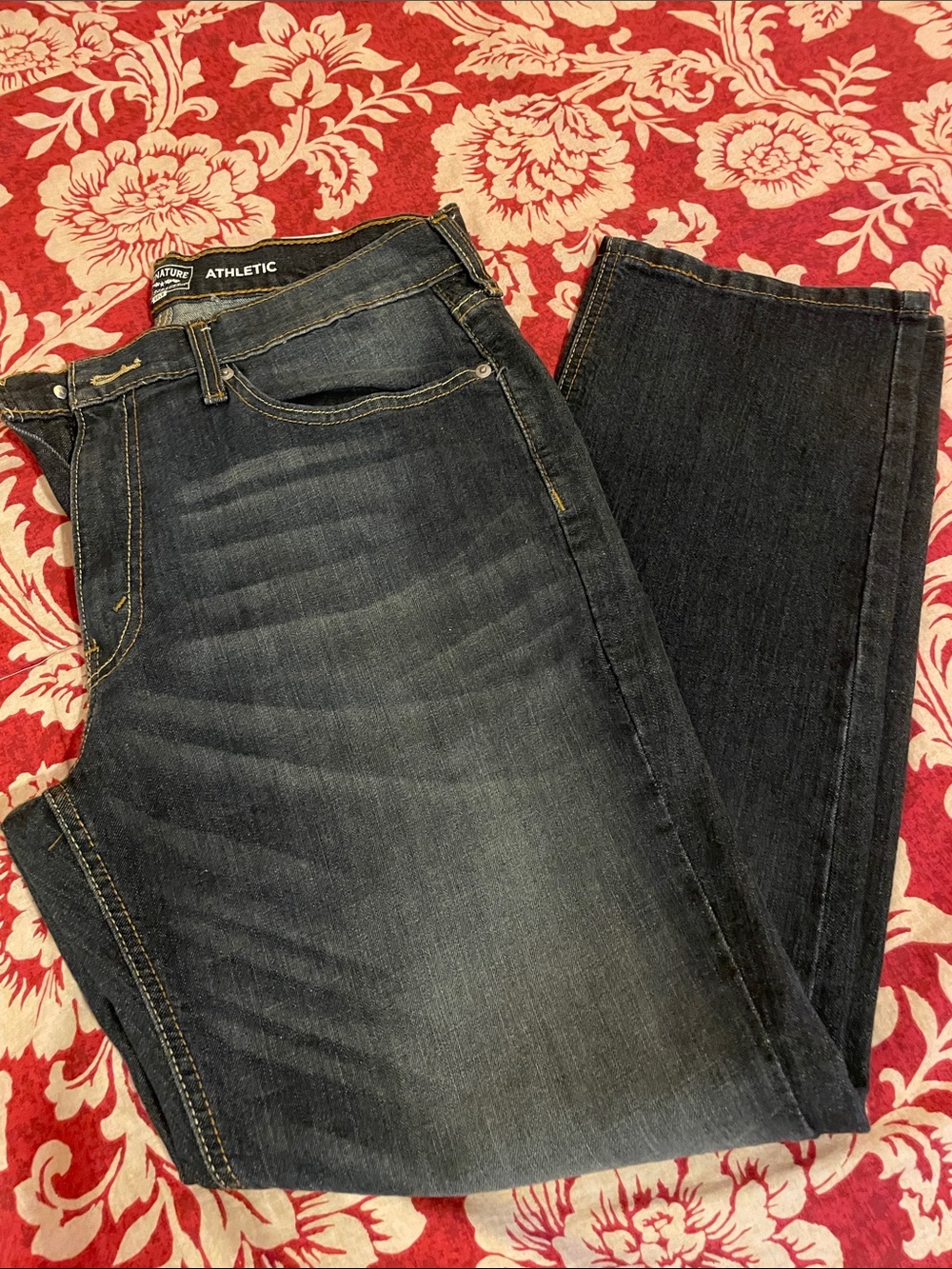 Signature by Levi Strauss Men’s Dark Wash Relaxed Jeans